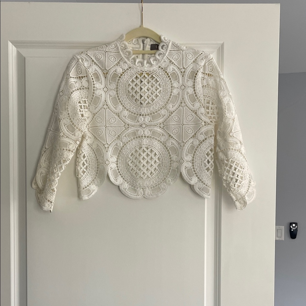 Essue White Lace Blouse